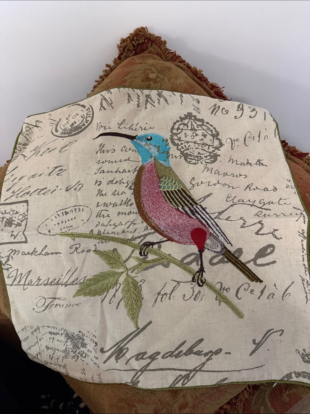 NWT Embroidered Hummingbird Pillow Cover 18 x 18” French writing on front